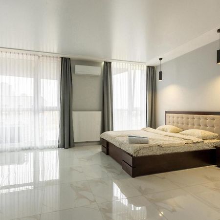 Vip Apartment Near Center إلفيف المظهر الخارجي الصورة